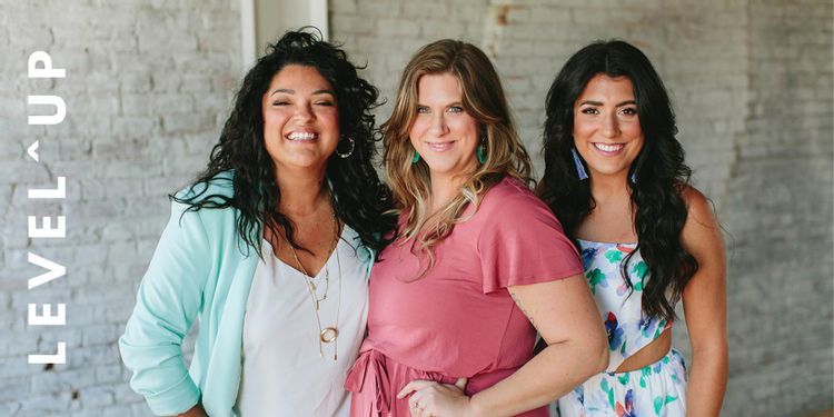 Level-Up-Kentucky-Women-Leadership-Entrepreneurs-Smiling-Team-Photo